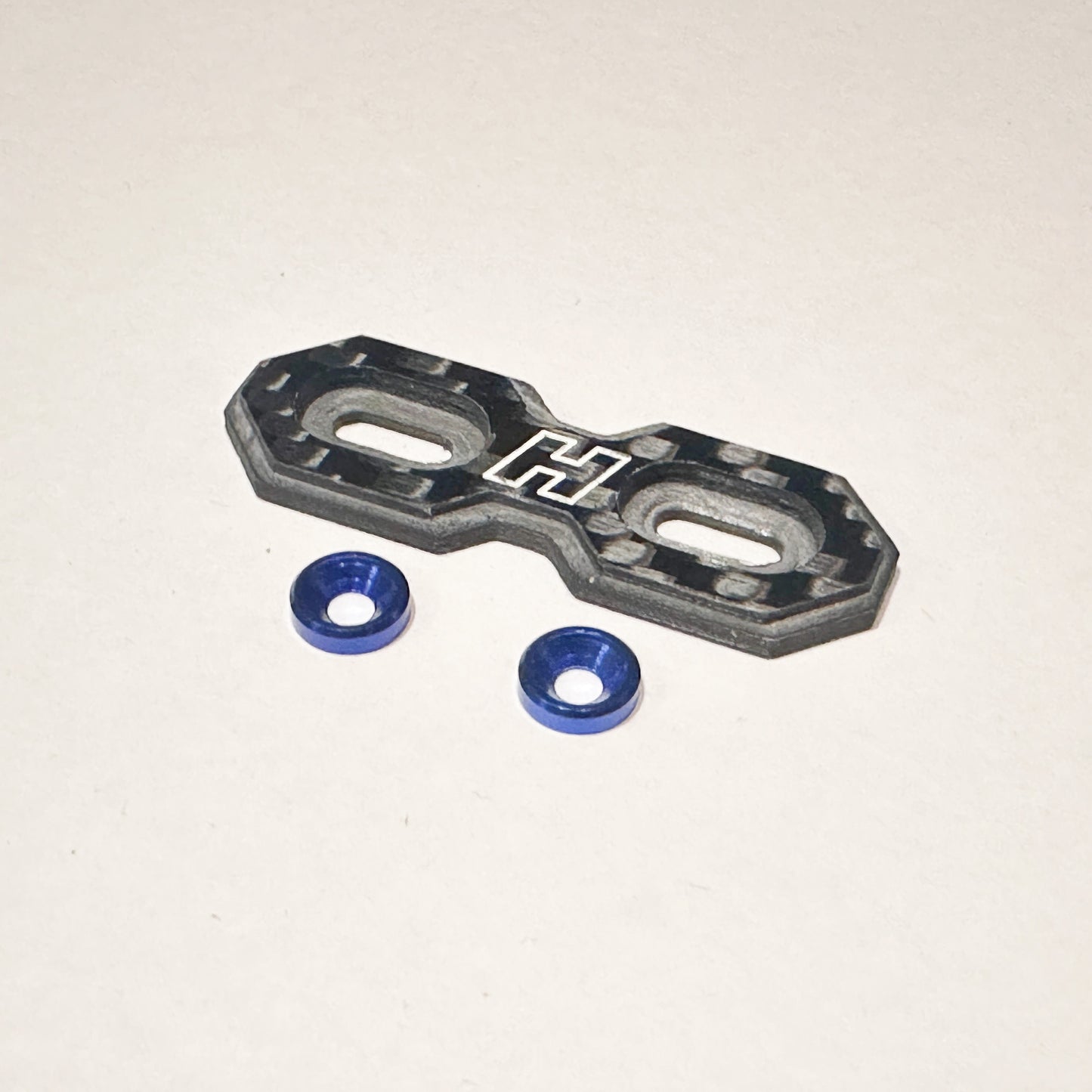 HYPER SPEED LAB: Carbon 1/10 Universal Wing Button (CSK Washers & Screws included)